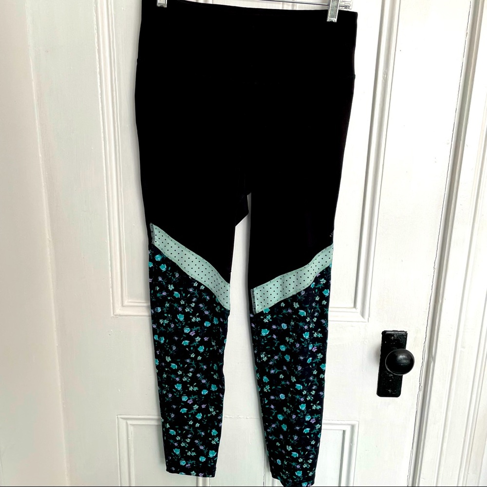 Old navy black leggings size large go dry active wear with mesh above floral